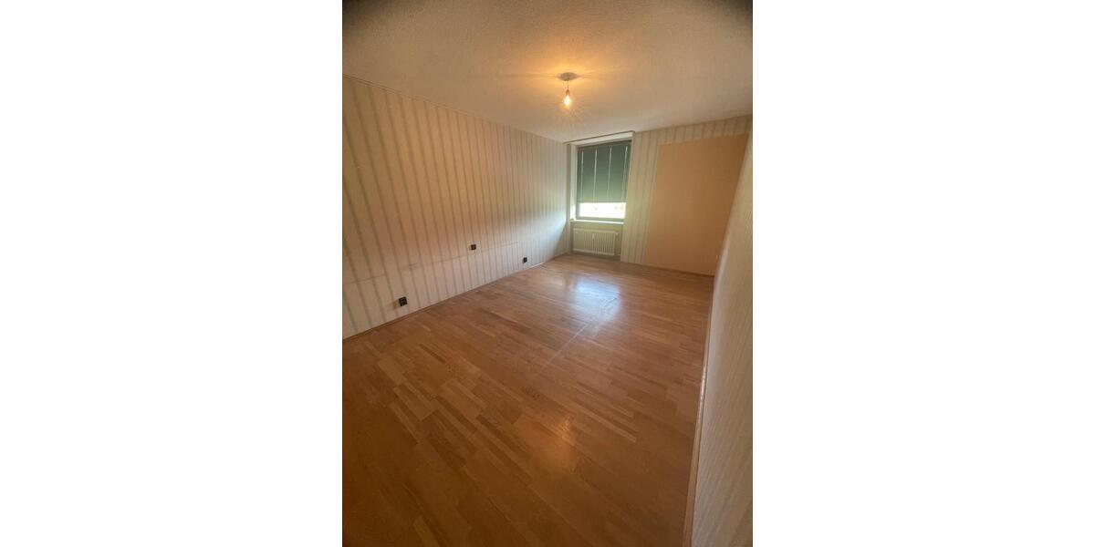 Hochparterre Düsseldorf Stadtbezirk 9 - 3.5 Zimmer, 77 m&sup2;, 220.000&euro; | Angebot:25933784