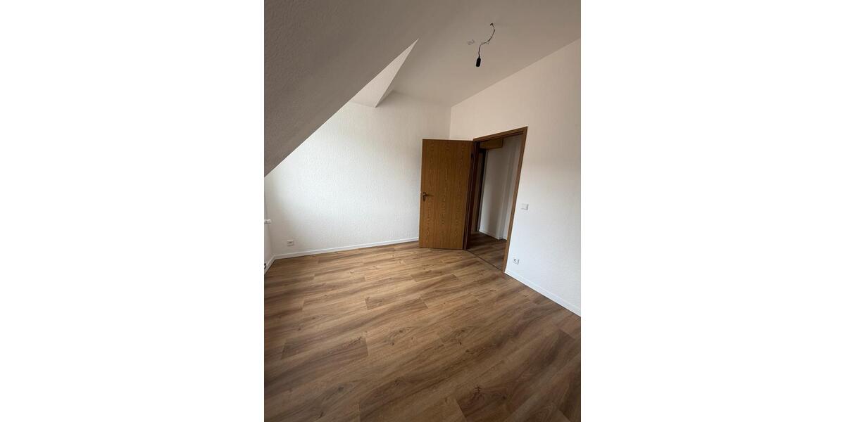 Dachgeschoßwohnung Gelsenkirchen Rotthausen - 3 Zimmer, 55 m&sup2;, 590&euro; | Angebot:27553898