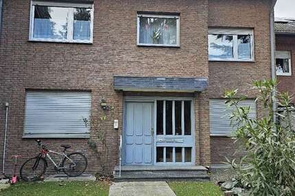 Haus Krefeld Fischeln - 8 Zimmer, 148 m&sup2;, 575.000&euro; | Angebot:25087152