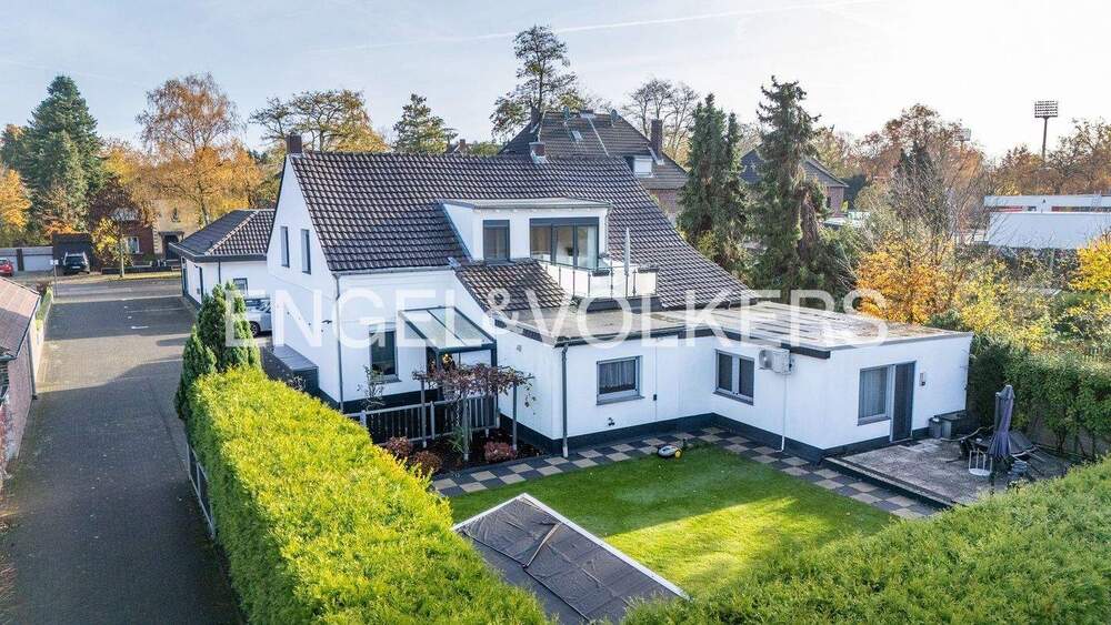 Einfamilienhaus Krefeld Bockum - 8 Zimmer, 290 m&sup2;, 990.000&euro; | Angebot:25749292