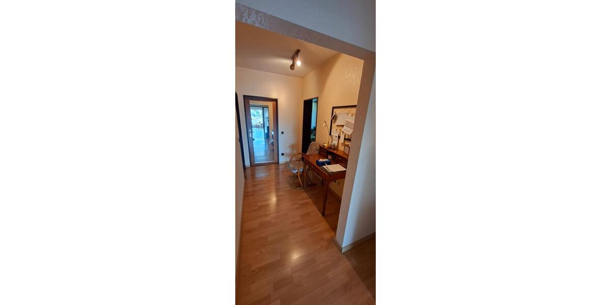 Hochparterre Solingen - 3 Zimmer, 102 m&sup2;, 234.000&euro; | Angebot:26765873