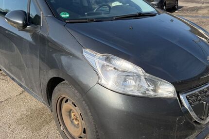Peugeot 208 204.497 km 2.250 &euro; wuppertal 42285