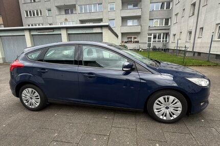 Ford Focus 131.000 km 8.200 &euro; Duisburg 47057