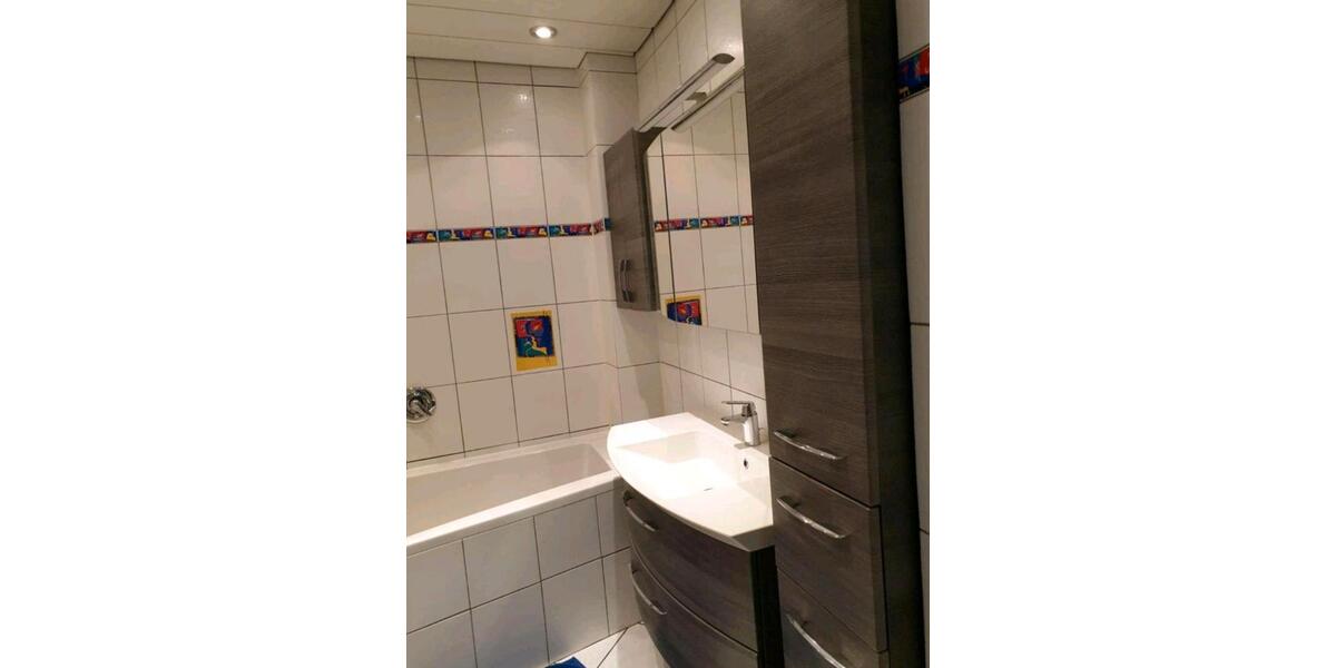 Erdgeschoßwohnung Moers - 3 Zimmer, 76 m&sup2;, 1.350&euro; | Angebot:26415660