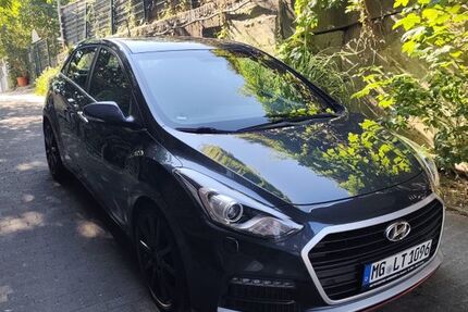 Hyundai i30 122.400 km 8.000 &euro; Essen 45145