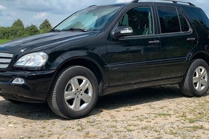 Mercedes-Benz ML 270 244.000 km 7.999 &euro; Willich 47877