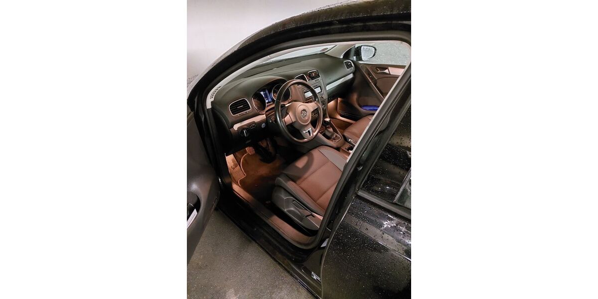 VW Golf 138.000 km 5.900 &euro; Düsseldorf 40468