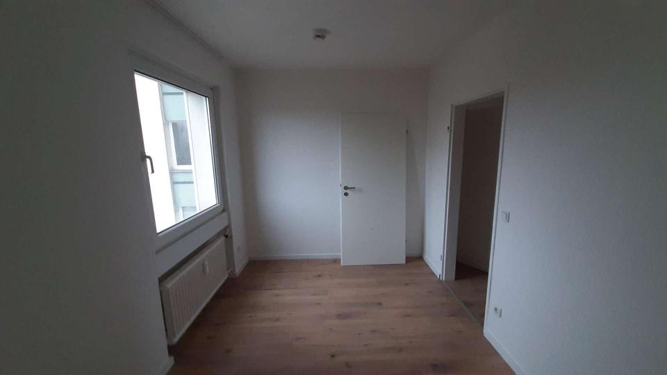 Etagenwohnung Krefeld Fischeln - 3 Zimmer, 85 m&sup2;, 740&euro; | Angebot:24802205