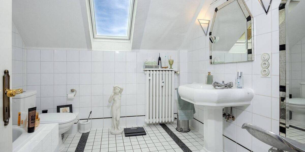 Mehrfamilienhaus, Wohnhaus Wuppertal Vohwinkel - 1 Zimmer, 269 m&sup2;, 575.000&euro; | Angebot:25693628