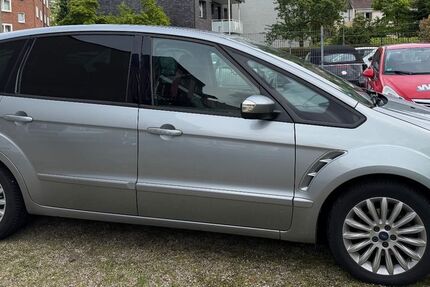 Ford S-Max 160.000 km 4.590 &euro; Oberhausen (Sterkrade) 46149