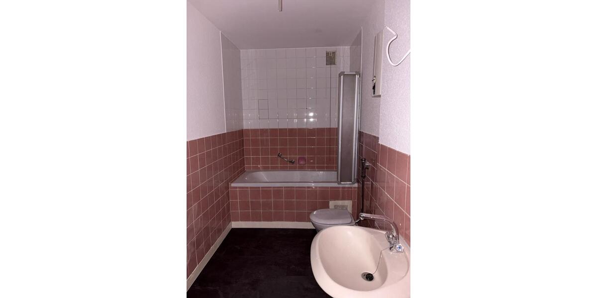 Etagenwohnung Essen Stadtbezirk II - 3 Zimmer, 74 m&sup2;, 800&euro; | Angebot:25143093