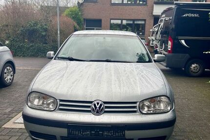 VW Golf 260.595 km 800 &euro; Kaarst 41564
