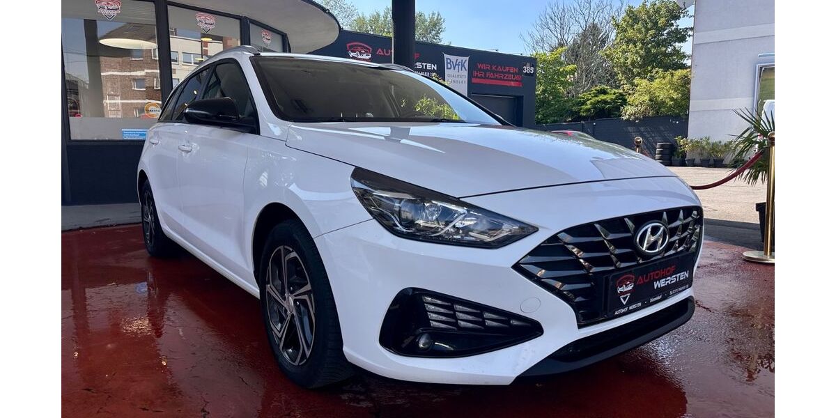Hyundai i30 221.715 km 8.300 &euro; Düsseldorf 40589