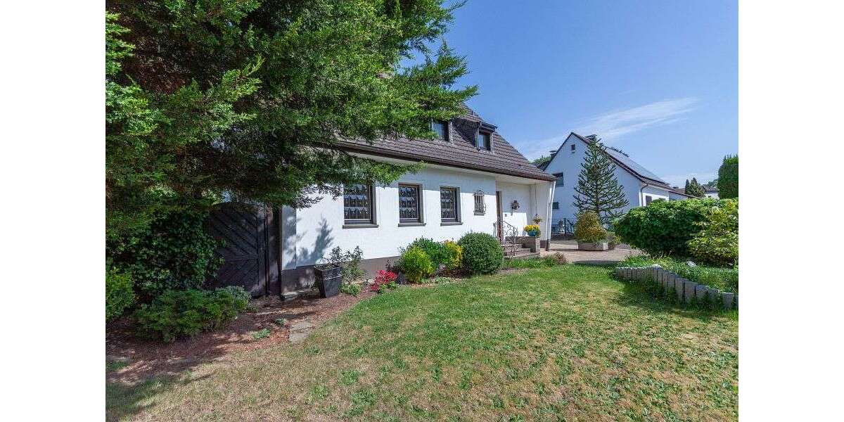 Einfamilienhaus Solingen Aufderhöhe - 5 Zimmer, 200 m&sup2;, 749.000&euro; | Angebot:25144514