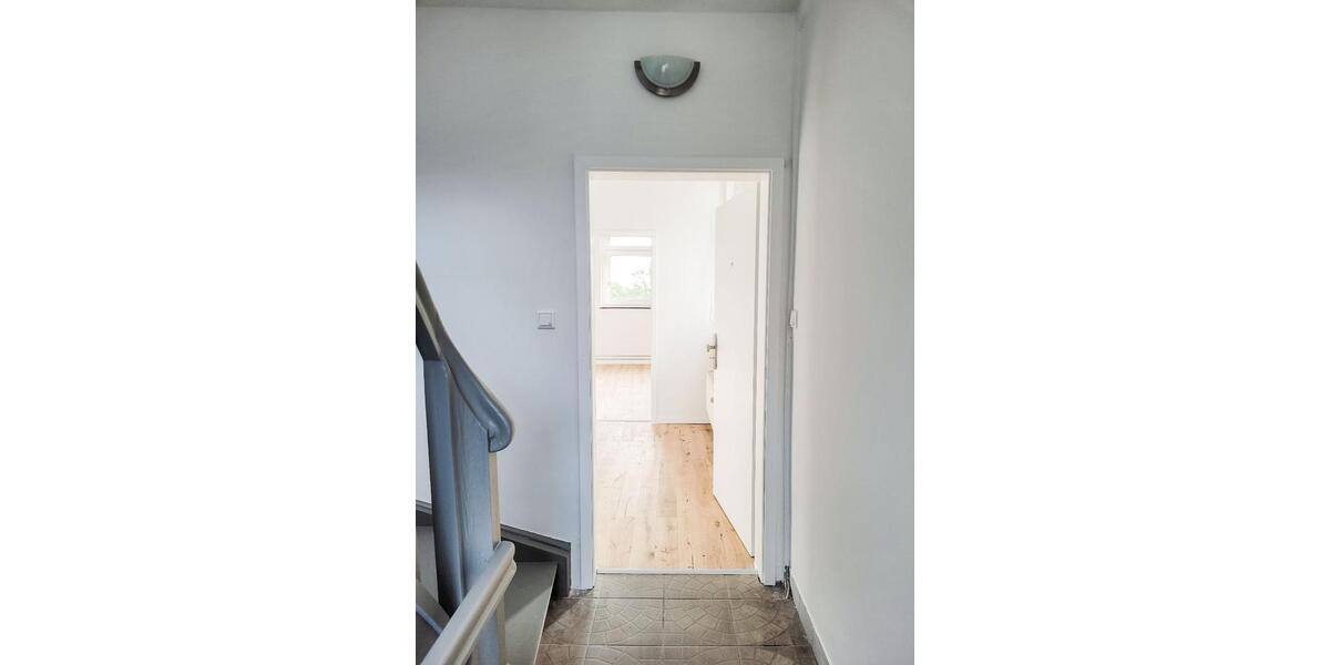 Etagenwohnung Wuppertal Cronenberg - 2 Zimmer, 67 m&sup2;, 550&euro; | Angebot:24778743