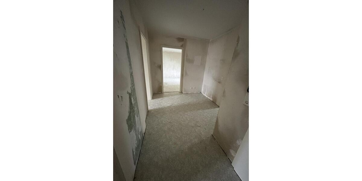 Dachgeschoßwohnung Duisburg Hamborn - 3.5 Zimmer, 69 m&sup2;, 365&euro; | Angebot:26433788