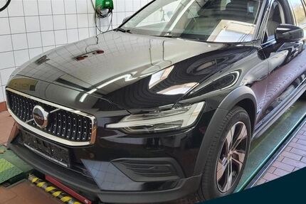 Volvo V60 Cross Country 37.991 km 33.950 &euro; Essen-Kray 45309