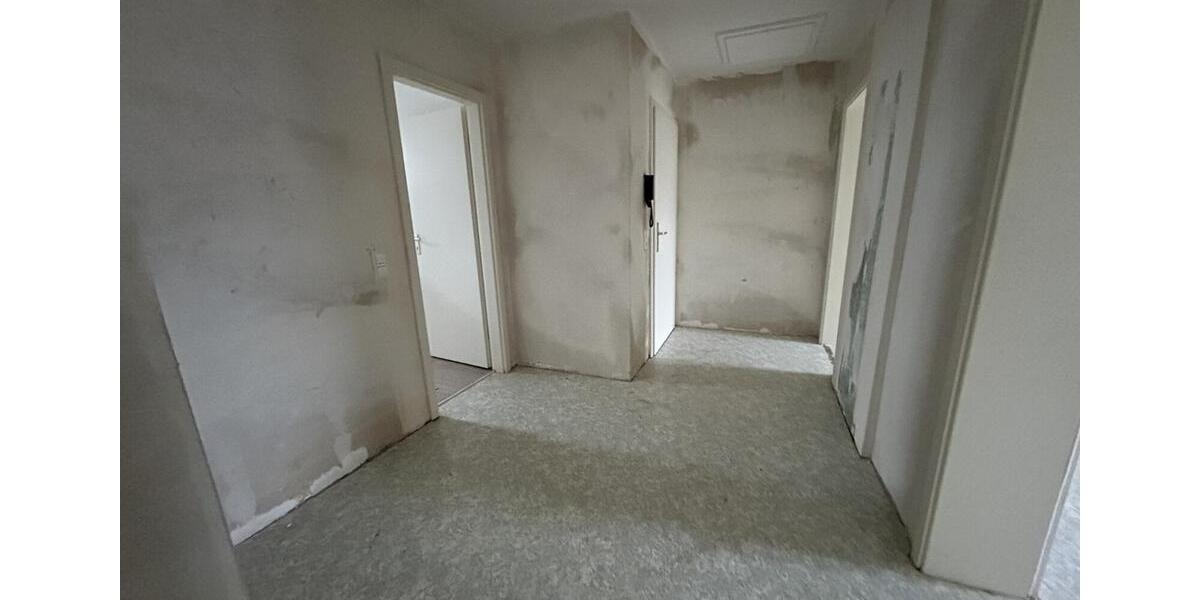 Dachgeschoßwohnung Duisburg Hamborn - 3.5 Zimmer, 69 m&sup2;, 365&euro; | Angebot:26433788