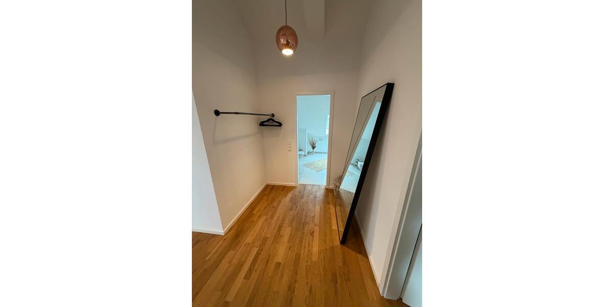 Dachgeschoßwohnung Krefeld Gellep-Stratum - 3.5 Zimmer, 115 m&sup2;, 1.900&euro; | Angebot:25205244