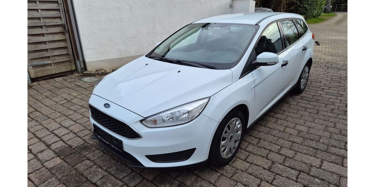 Ford Focus 224.469 km 3.199 &euro; Essen 45239