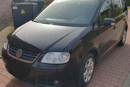 VW Touran 190.000 km 1.450 &euro; Grevenbroich 41515