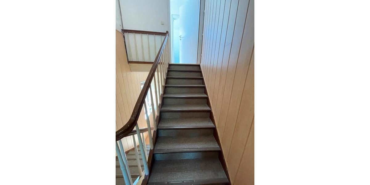 Etagenwohnung Langenfeld (Rheinland) - 9 Zimmer, 212 m&sup2;, 3.500&euro; | Angebot:26385101