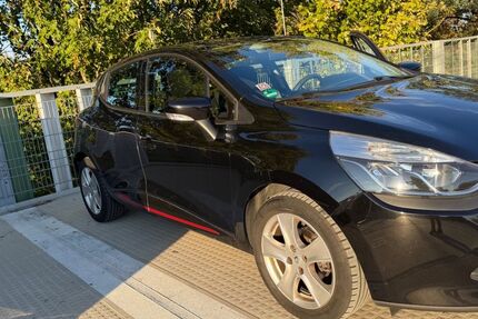 Renault Clio 152.600 km 6.500 &euro; Düsseldorf 40591