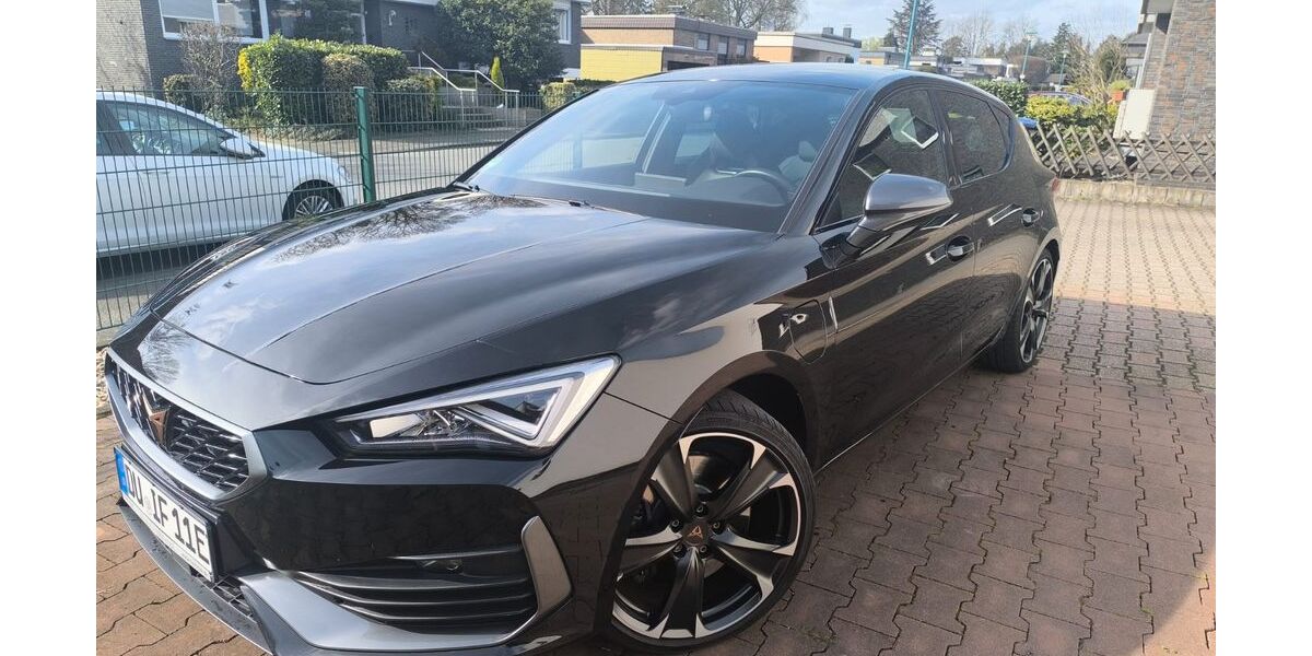 Cupra Leon 42.000 km 21.900 &euro; Duisburg 47167