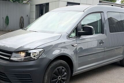 VW Caddy 174.100 km 9.990 &euro; Duisburg 47249