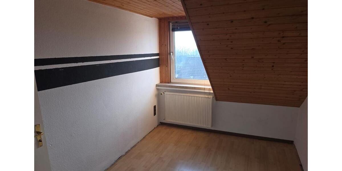 Dachgeschoßwohnung Remscheid Remscheid-Süd - 2 Zimmer, 30 m&sup2;, 200&euro; | Angebot:25443979
