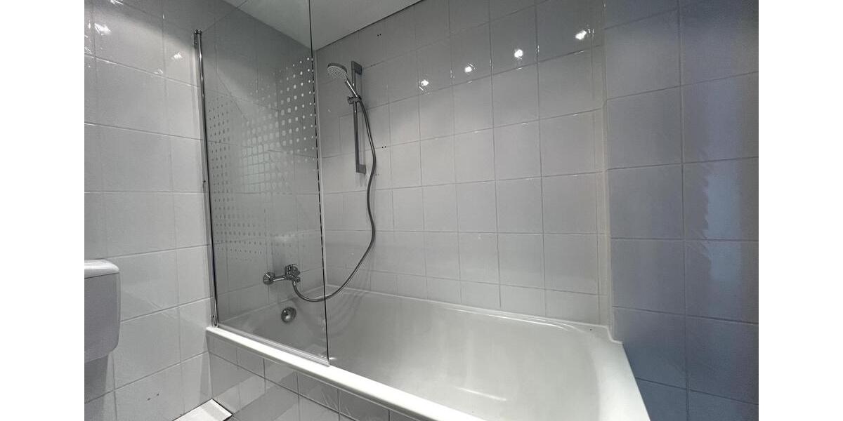 Dachgeschoßwohnung Wuppertal Arrenberg - 3 Zimmer, 47 m&sup2;, 420&euro; | Angebot:25369251