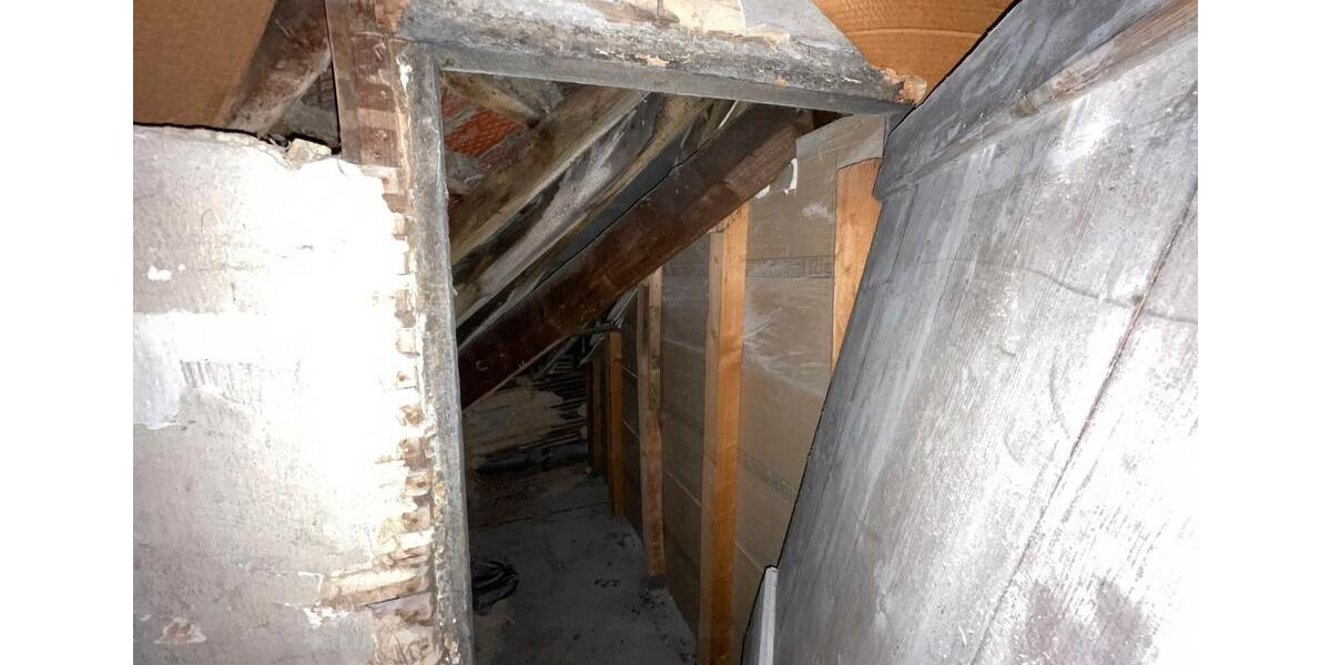 Dachgeschoßwohnung Krefeld Cracau - 5 Zimmer, 114 m&sup2;, 65.000&euro; | Angebot:27198845