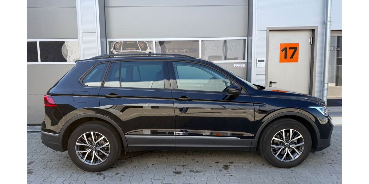 VW Tiguan 22.869 km 26.989 &euro; Willich 47877