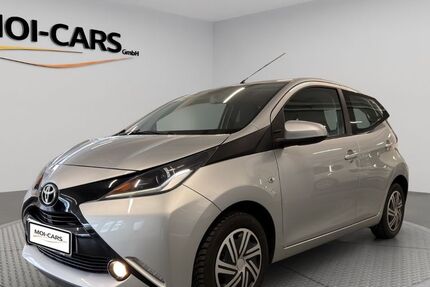 Toyota Aygo (X) 85.990 km 9.890 &euro; Krefeld 47805