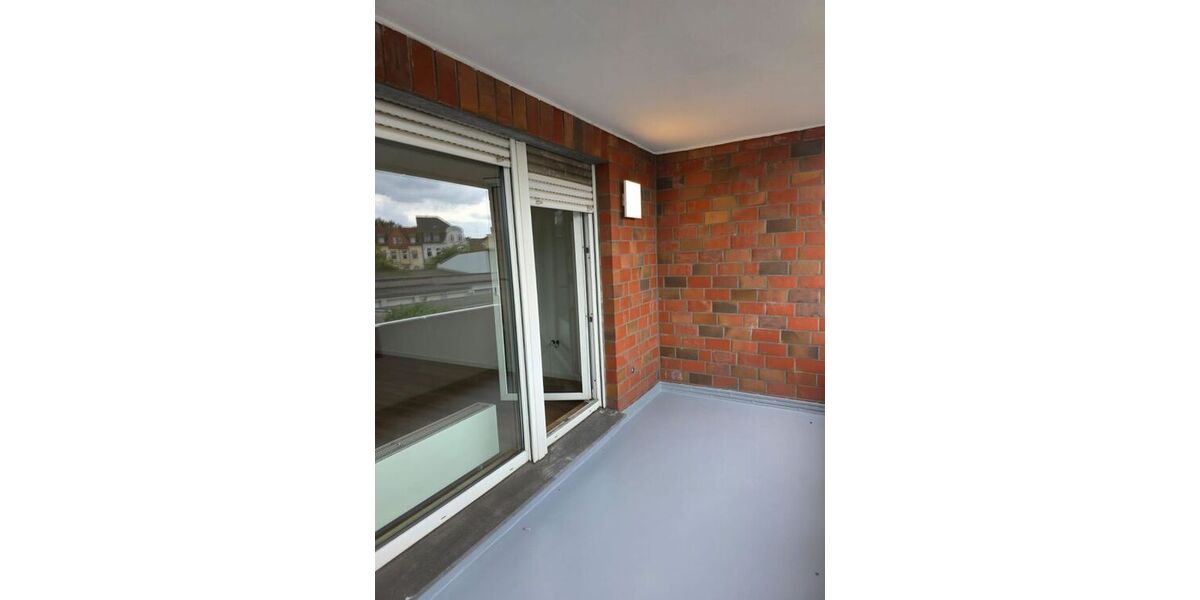 Renovierte 2,5 Zimmer-Wohnung mit Aufzug, Balkonkraftwerk, Video-Sprechanlage, Garage (Warmmiete: 965 + 100 Garage) - Etagenwohnung Duisburg Meiderich | Angebot:27473556