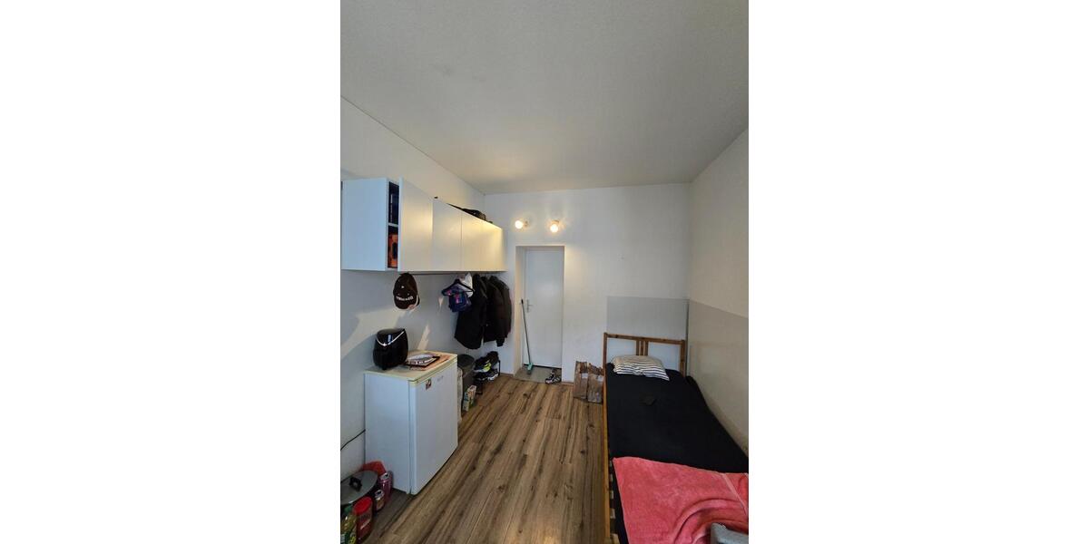 Etagenwohnung Düsseldorf Pempelfort - 1 Zimmer, 1 m&sup2;, 560&euro; | Angebot:25887295