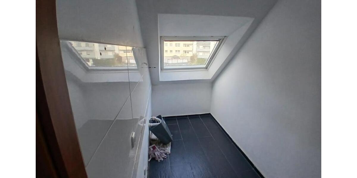 Dachgeschoßwohnung Wuppertal Gemarkung Vohwinkel - 2 Zimmer, 75 m&sup2;, 650&euro; | Angebot:25268235