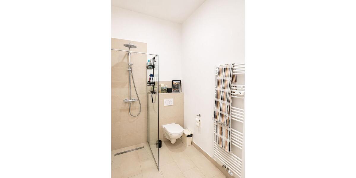 Etagenwohnung Düsseldorf Oberbilk - 3 Zimmer, 108 m&sup2;, 2.200&euro; | Angebot:26327038