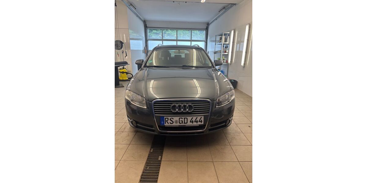 Audi A4 158.000 km 6.900 &euro; Remscheid 42855