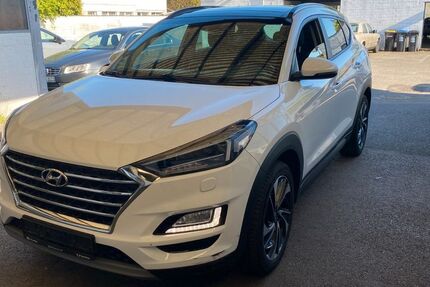 Hyundai TUCSON 49.000 km 16.900 &euro; Monheim 40789