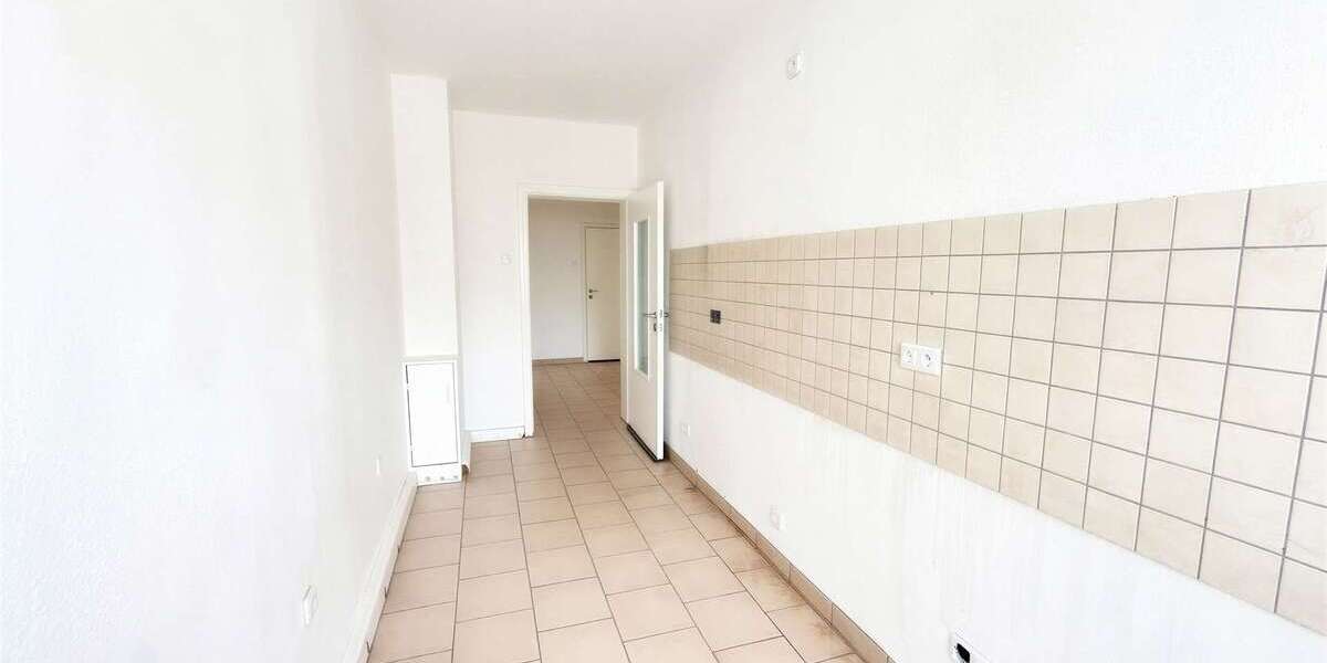 Helle 3,5-Zimmer-Wohnung mit Garage, Kellerraum und Dachboden-Stauraum - Erdgeschoßwohnung Essen Stadtbezirk III | Angebot:27200883