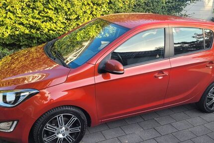 Hyundai i20 105.000 km 4.400 &euro; Haan-Gruiten 42781