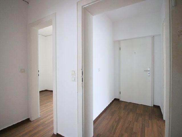 Etagenwohnung Krefeld - 2 Zimmer, 65 m&sup2;, 600&euro; | Angebot:25255768