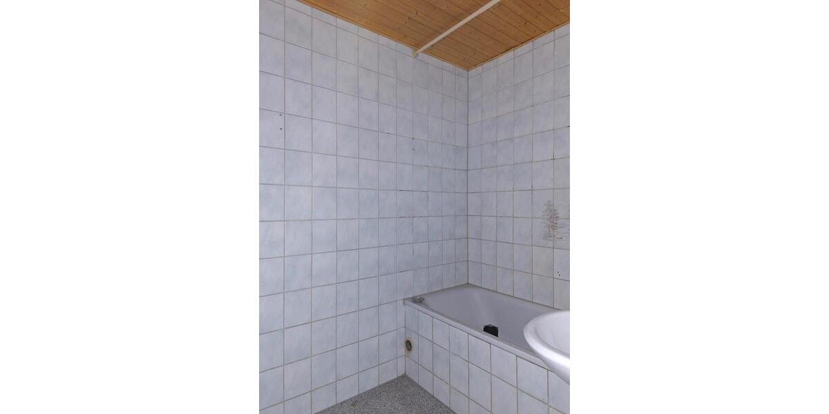 Erdgeschoßwohnung Dormagen Hackenbroich - 4 Zimmer, 91 m&sup2;, 240.000&euro; | Angebot:27535731