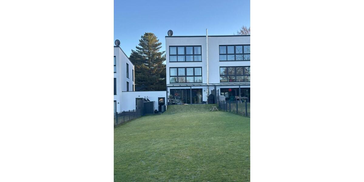 Doppelhaushälfte Solingen - 7 Zimmer, 186 m&sup2;, 2.650&euro; | Angebot:24662720