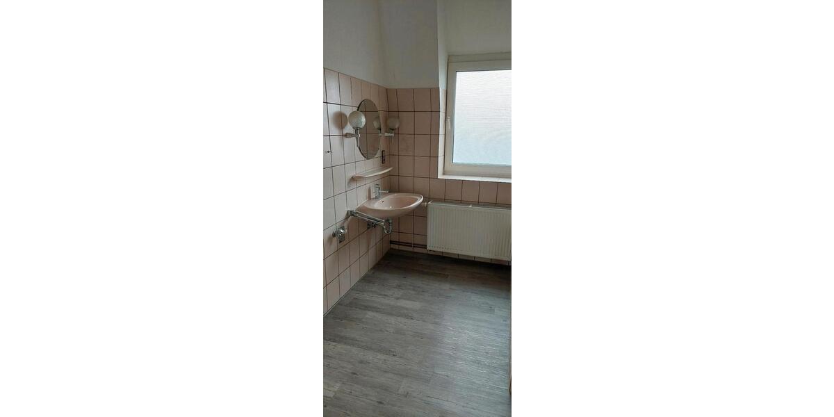 Etagenwohnung Solingen Burg - 3 Zimmer, 88 m&sup2;, 680&euro; | Angebot:26366521