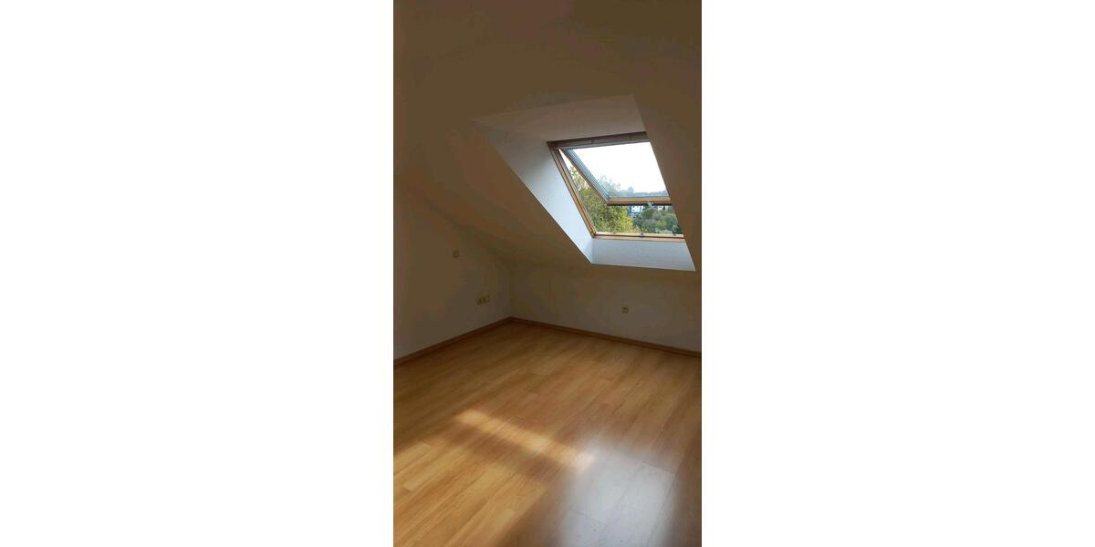 Dachgeschoßwohnung Solingen Höhscheid - 1 Zimmer, 36 m&sup2;, 425&euro; | Angebot:27543470