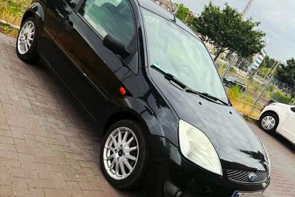 Ford Fiesta 229.505 km 1.450 &euro; düsseldorf 40479