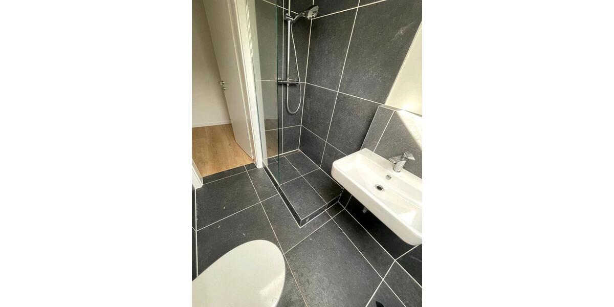 Dachgeschoßwohnung Essen Stadtbezirk V - 2 Zimmer, 72 m&sup2;, 800&euro; | Angebot:27544521