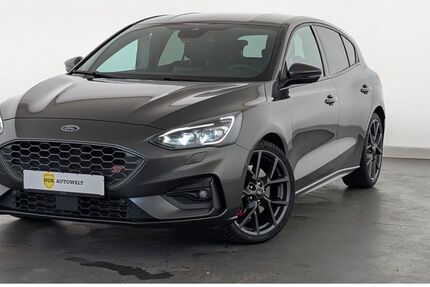 Ford Focus 88.680 km 18.960 &euro; Düsseldorf 40599